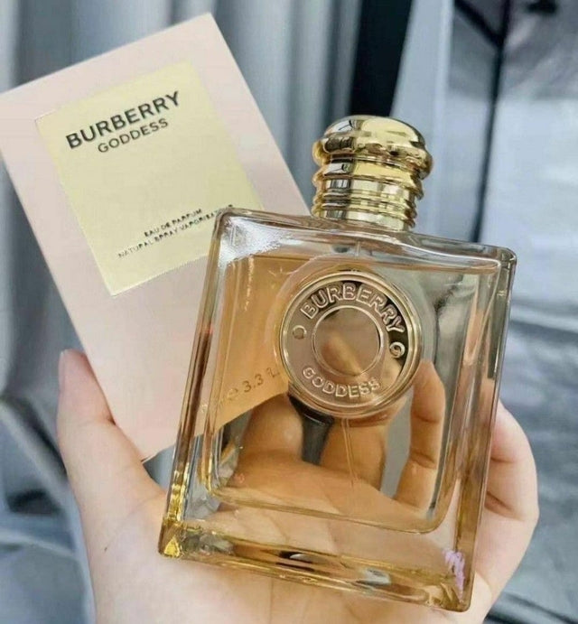 Goddess Burberry | Valentino Donna Born In Roma Intense | Crystal Noir Parfum Versace | Flora Gucci [Pack of 4] Inspired Perfume Combo [Bollywood Celebrity Edition]